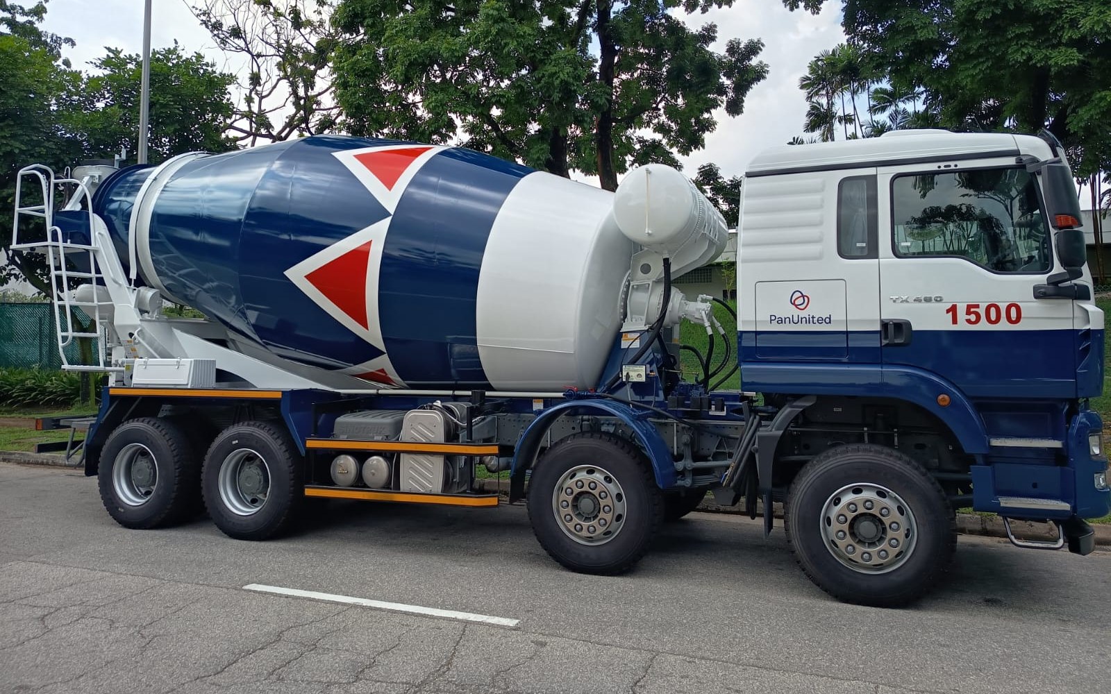 PanUnited cement mixer truck, side view