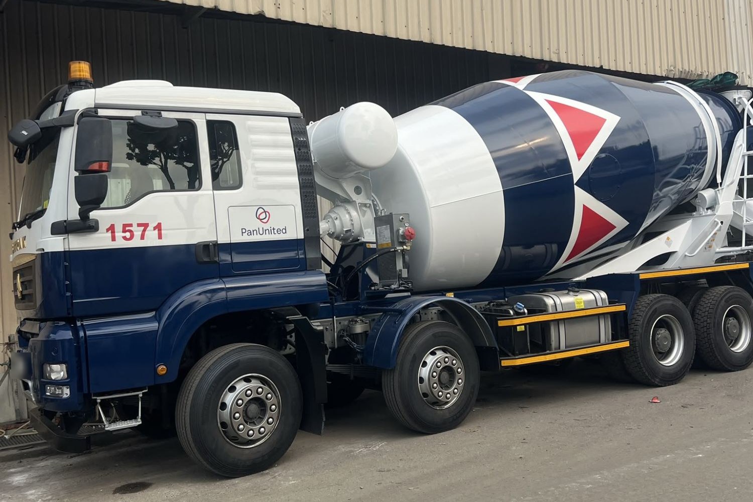 PanUnited cement mixer truck, three-quarter front view